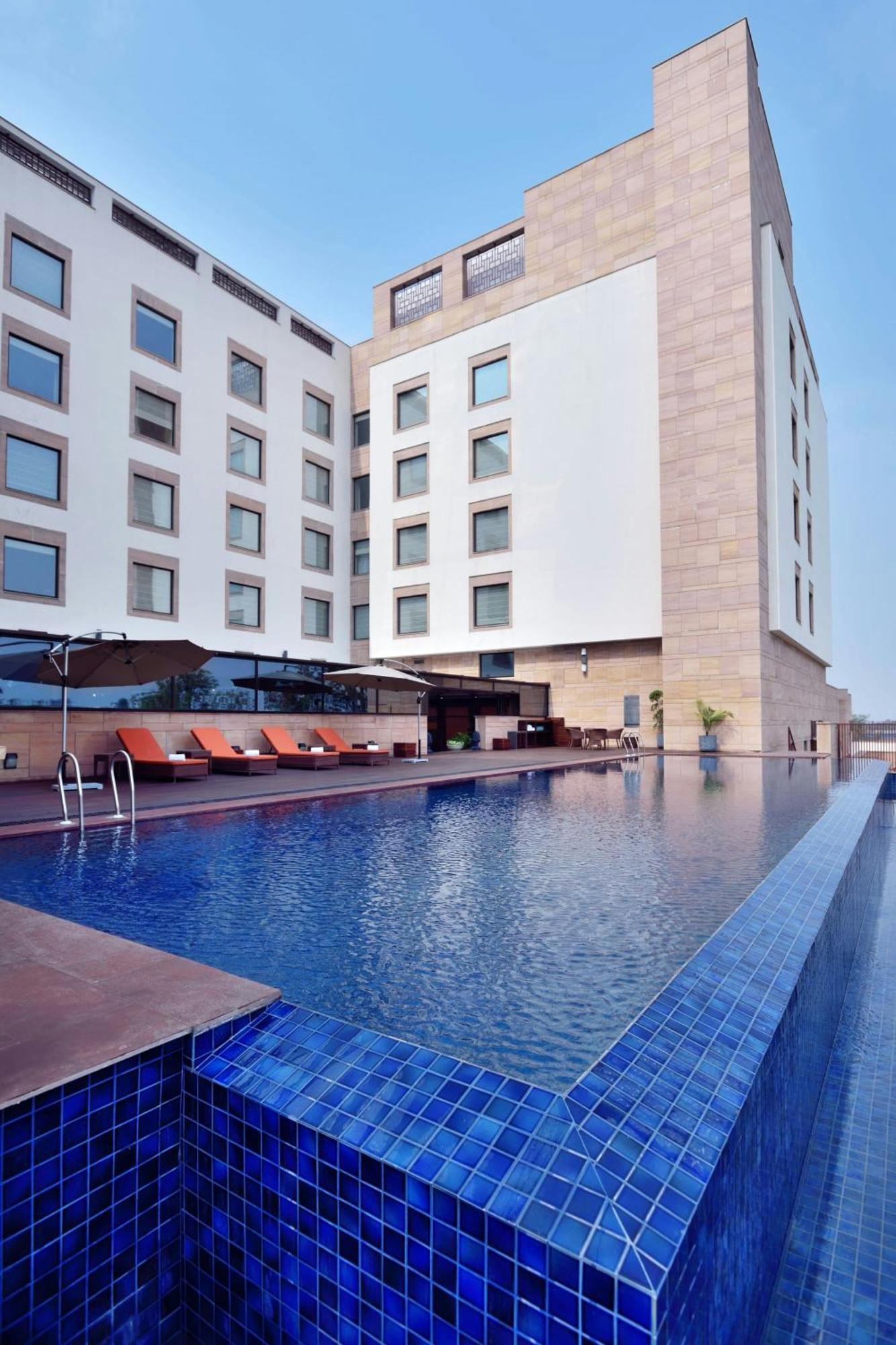 מלון Courtyard By Marriott Raipur מראה חיצוני תמונה