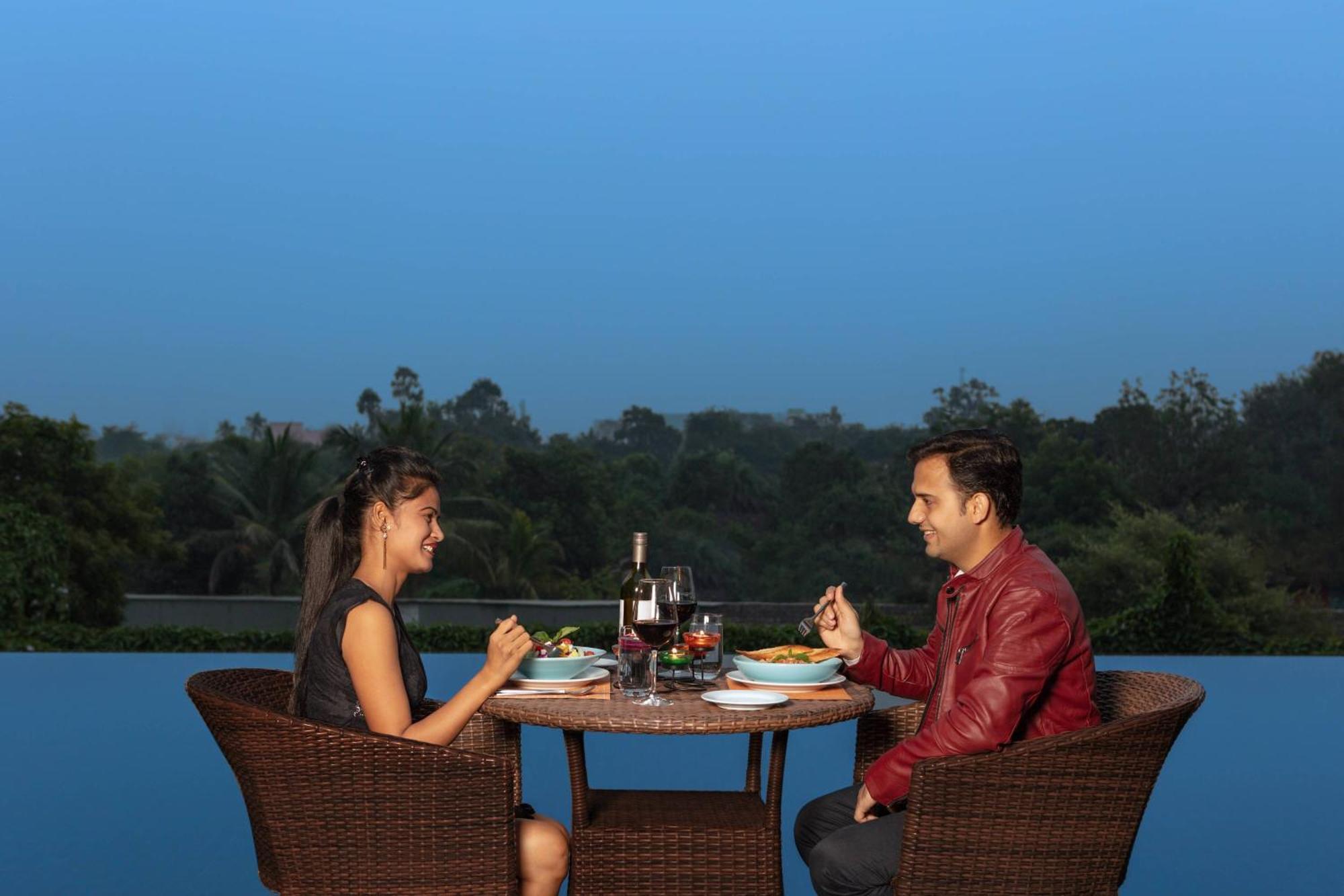 מלון Courtyard By Marriott Raipur מראה חיצוני תמונה