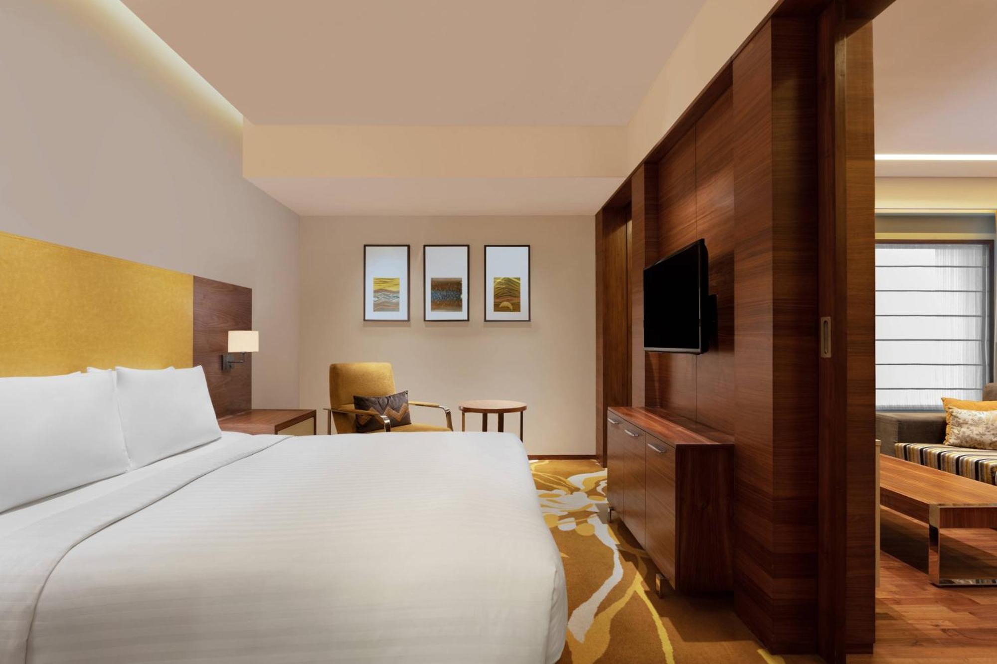 מלון Courtyard By Marriott Raipur מראה חיצוני תמונה