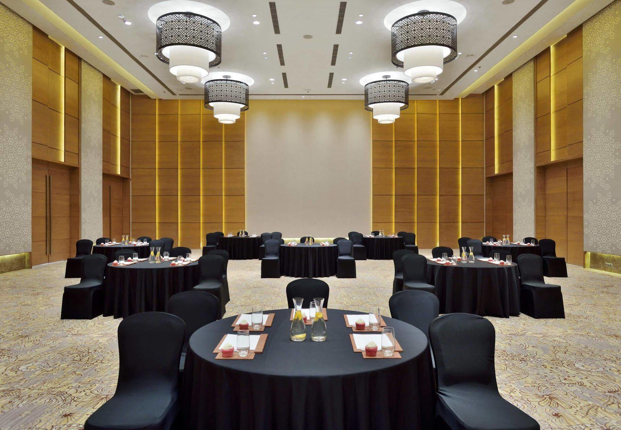 מלון Courtyard By Marriott Raipur מראה חיצוני תמונה