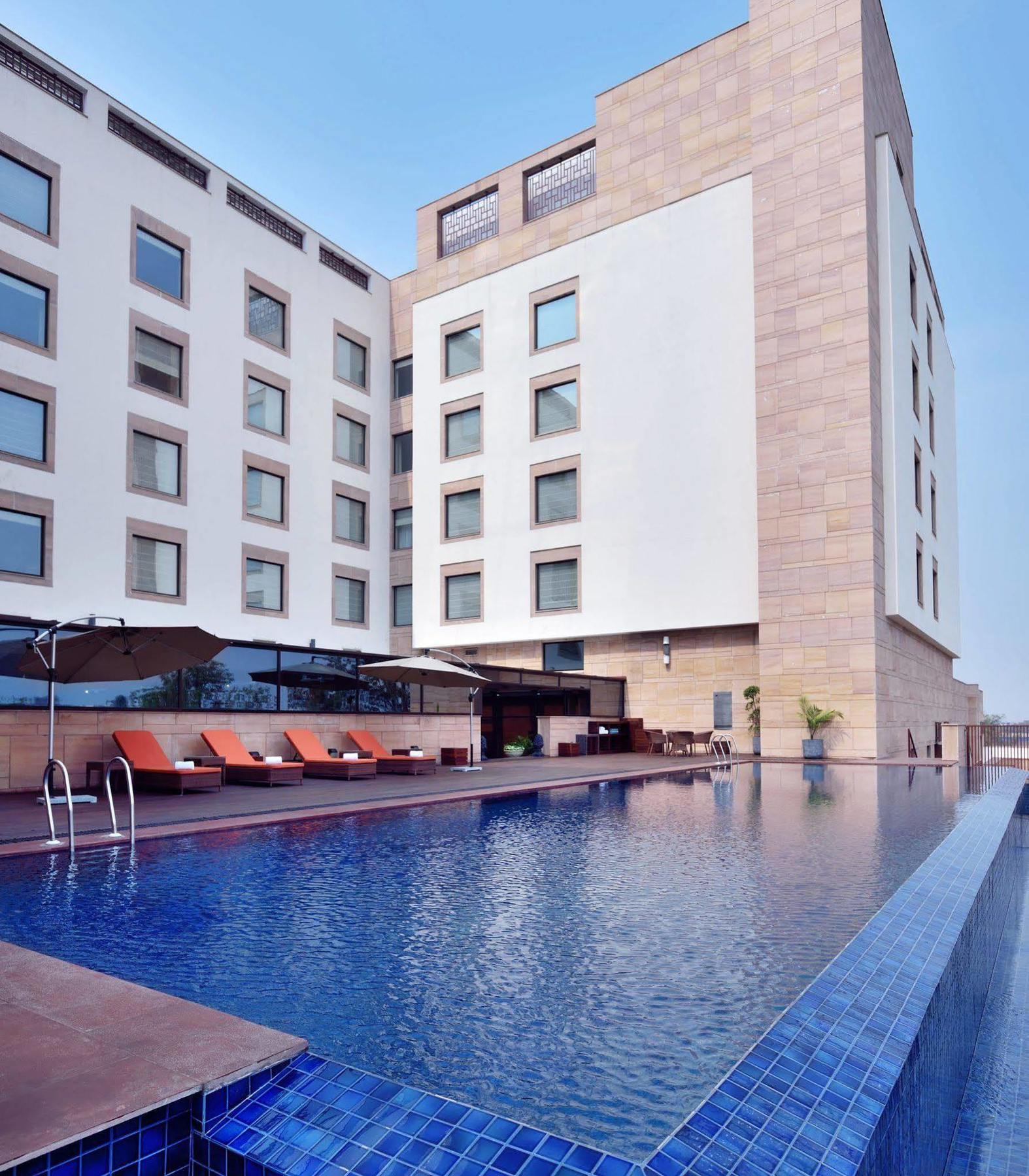מלון Courtyard By Marriott Raipur מראה חיצוני תמונה